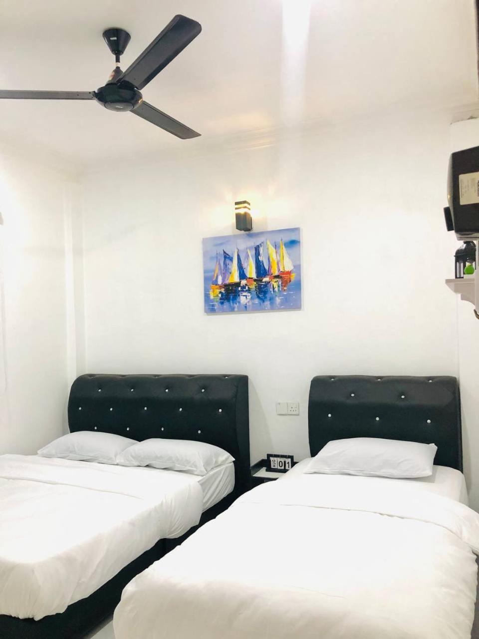 Roomstay By Abe Cottage カンポン・クアラ・ベシュット エクステリア 写真